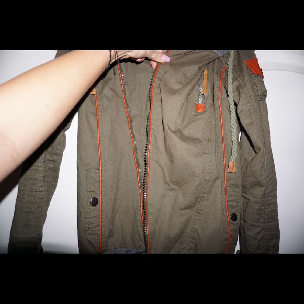 Jacket - Picture 3 of 5
